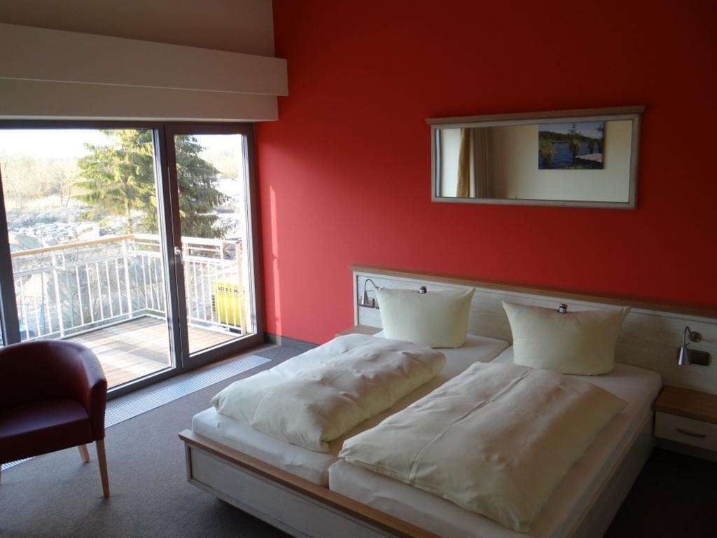 Hotel Und Restaurant Am Peenetal Liepen  Δωμάτιο φωτογραφία