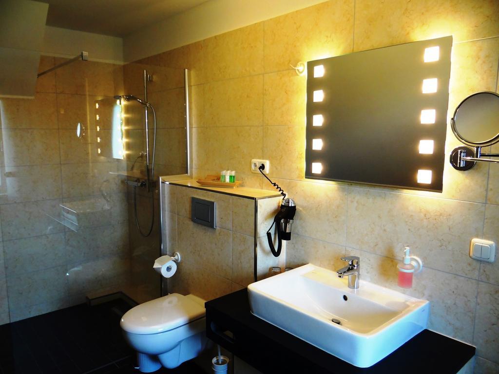 Hotel Und Restaurant Am Peenetal Liepen  Δωμάτιο φωτογραφία
